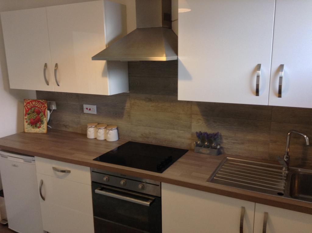 Central Windsor Apartments Bagian luar foto