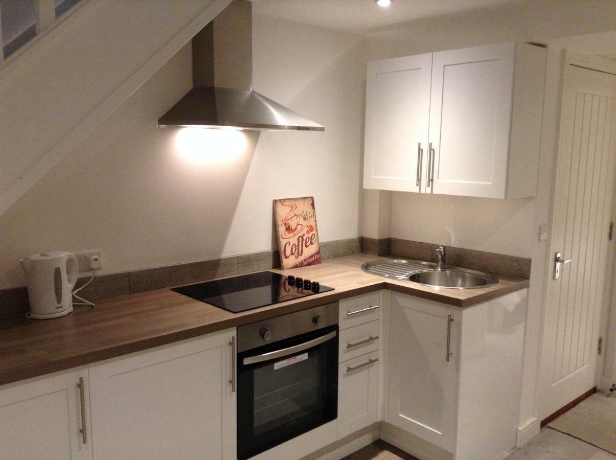 Central Windsor Apartments Bagian luar foto
